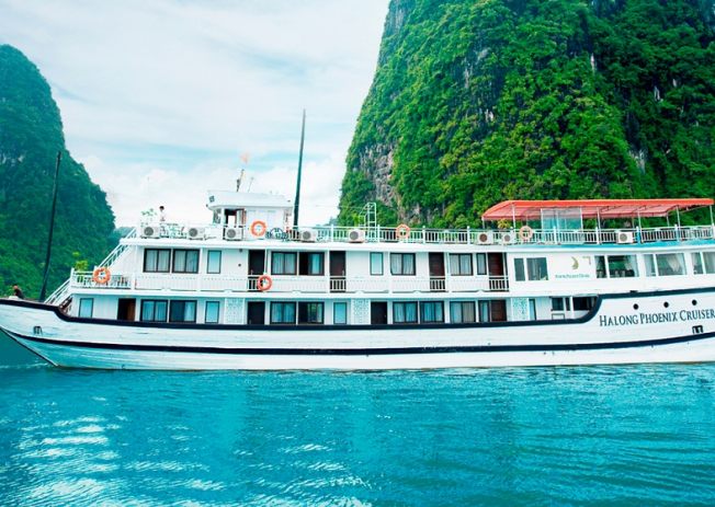  “Xóa tan cảm giác mệt mỏi” bằng chuyến du lịch trên thuyền ở Hạ Long