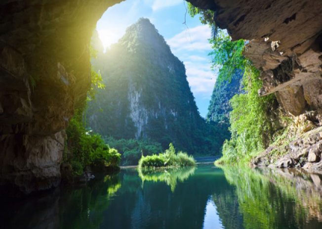 Explore the most beautiful caves in Ha Long Bay