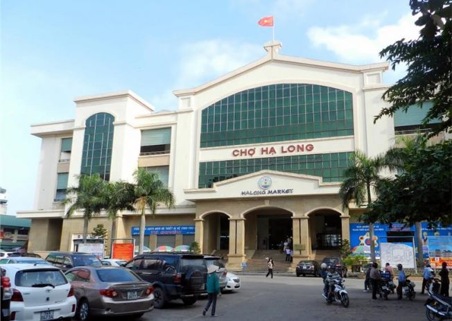 Halong Market 