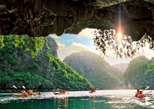 5 must-try activities on Halong Bay trip