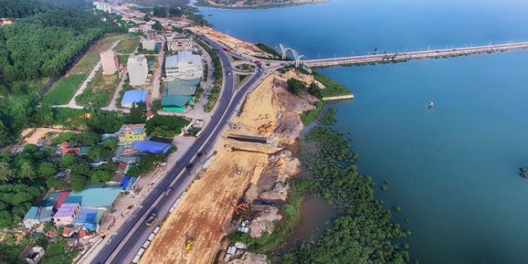 The first 10 lanes road of Ha Long - Quang Ninh