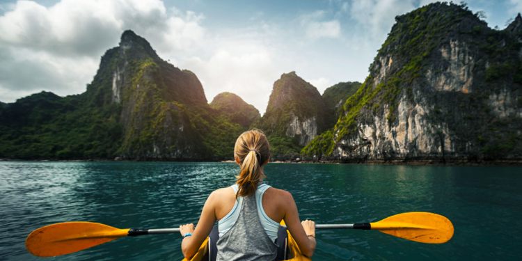 Top 8 amazing Halong Bay caves
