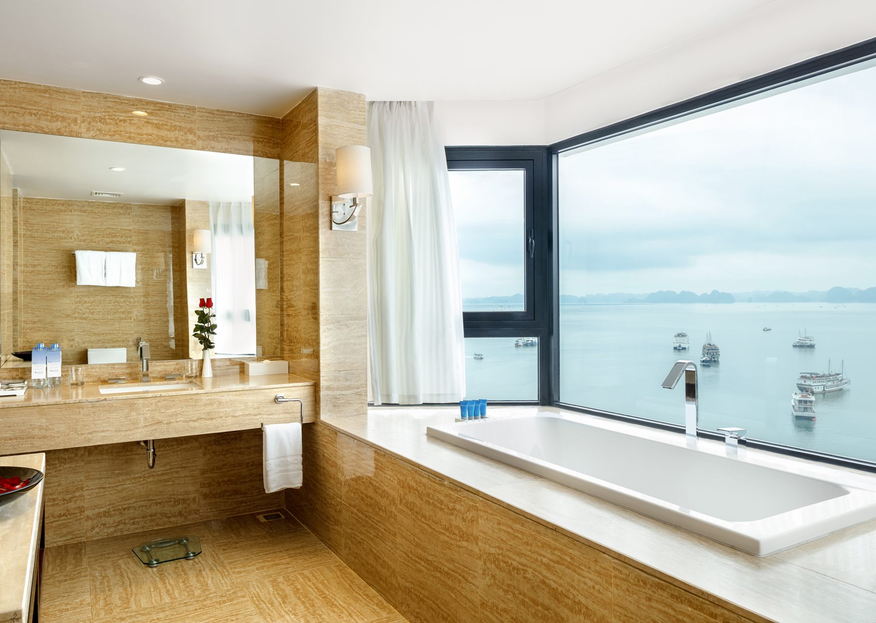 Junior-suit-_-bahroom