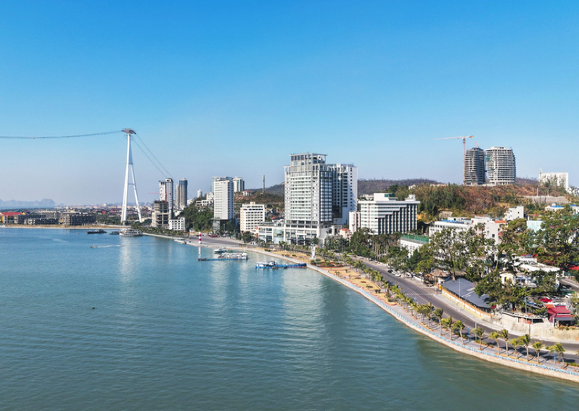 Early-Year-Retreat-in-Ha-Long