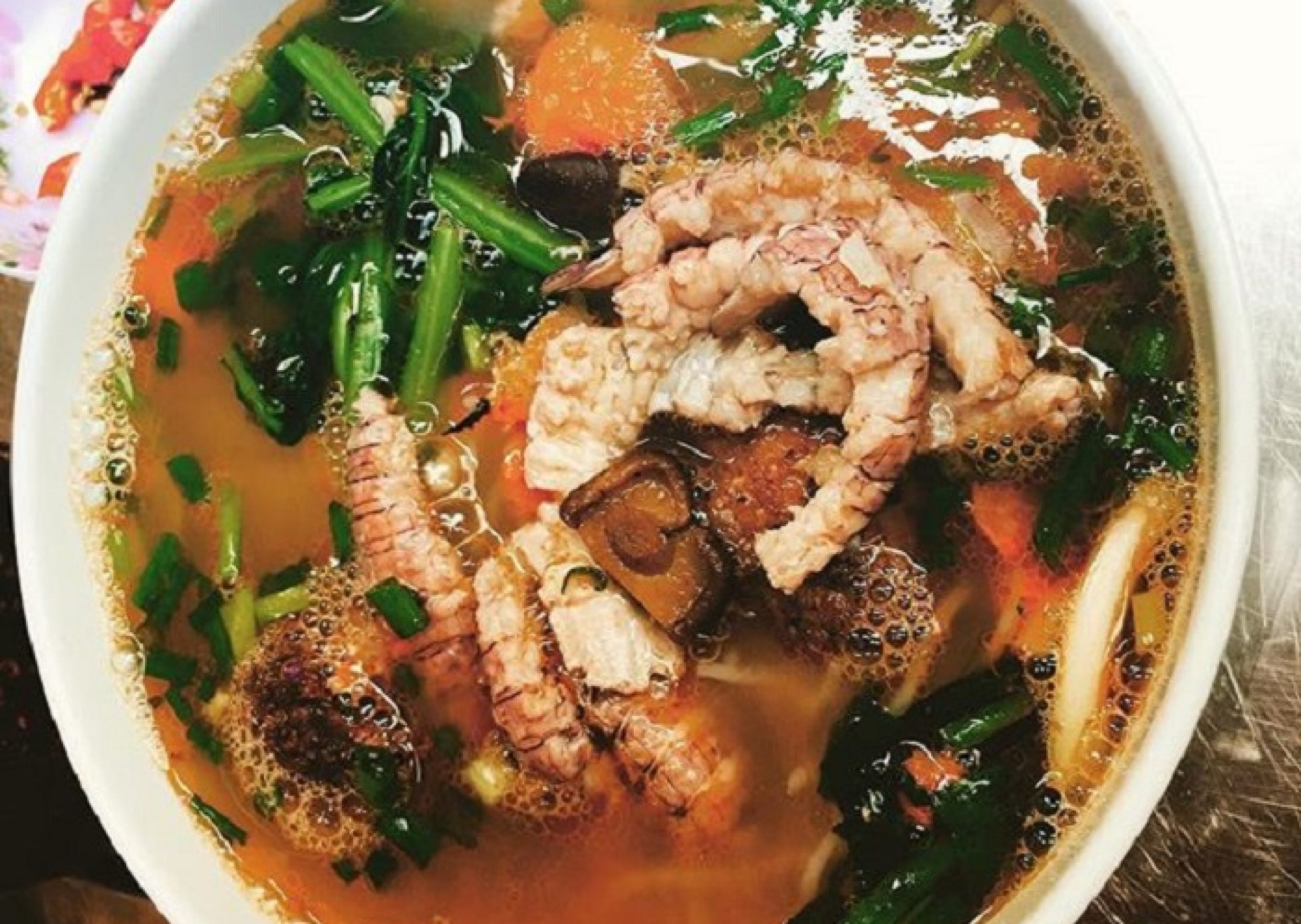 Đến Hạ Long nhớ thưởng thức bún bề bề