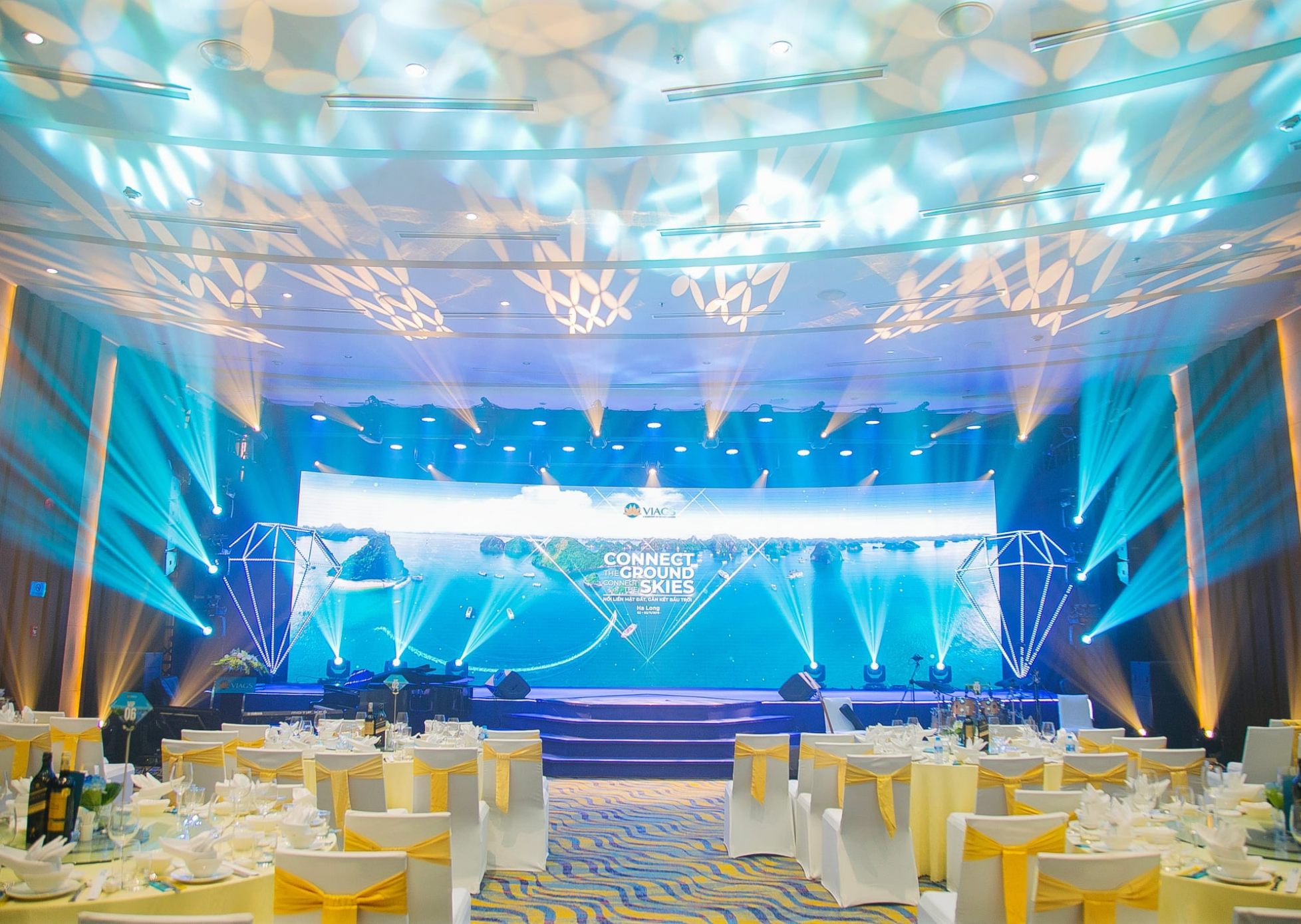 YEAR-END PARTY AT THE LUXURIOUS 5-STAR WYNDHAM LEGEND HALONG