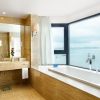Phòng Superior khách sạn tại Bãi Cháy Wyndham được trang bị những gì?