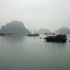 Chiêm ngưỡng vẻ đẹp vịnh Hạ Long trong sương sớm