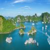 Quang Ninh manages sports services on Ha Long Bay