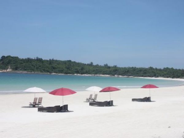 Bãi tắm Minh Châu