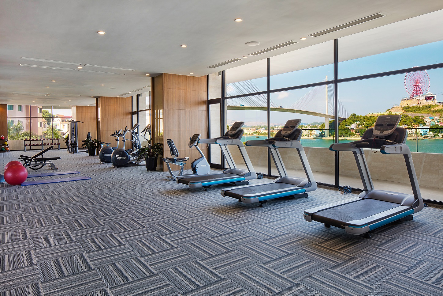 phòng tập gym khách sạn hạ long