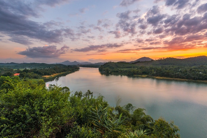 Perfume river scene of dawn - perfume river sunset view