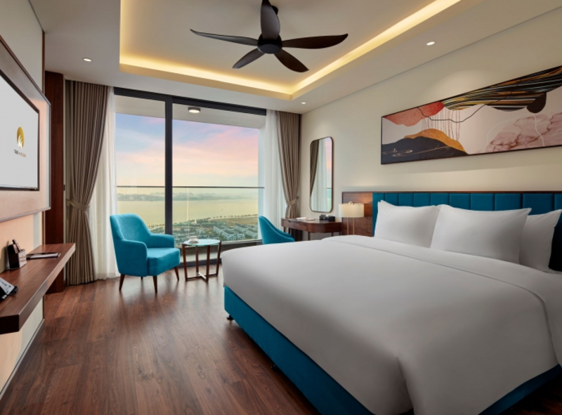hotels near ha long bay