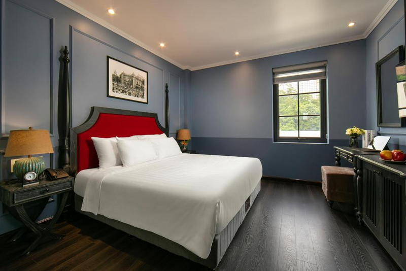 hotels near ha long marina