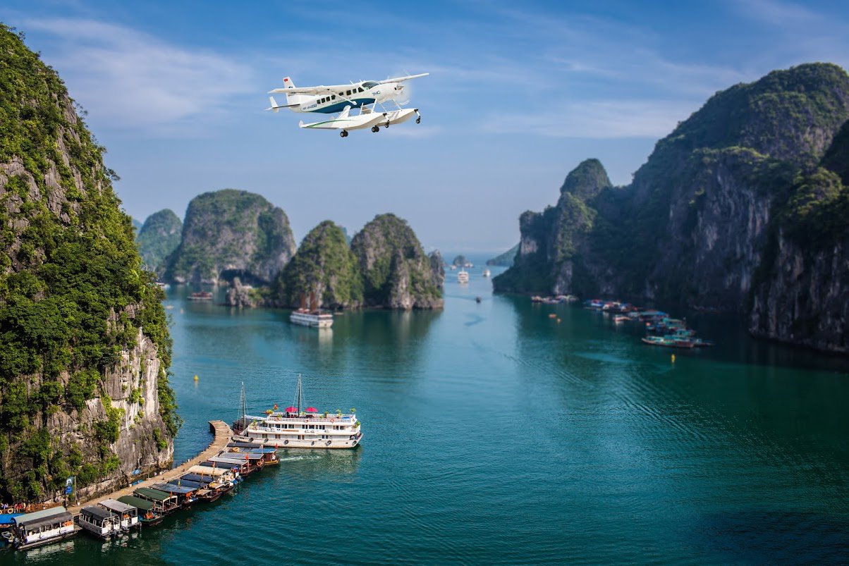 Ngắm Vịnh Hạ Long từ thủy phi cơ Ngắm Vịnh Hạ Long từ thủy phi cơ
