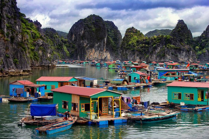 Thăm các làng chài trên Vịnh