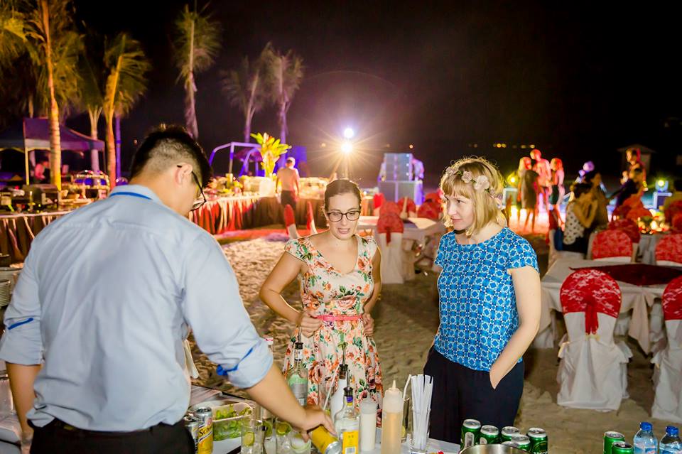 “Bỏ túi” những kinh nghiệm hay khi tổ chức tiệc ngoài trời trên bãi biển Hạ Long5