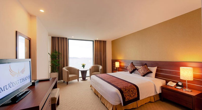Cho mình hỏi những khách sạn Hạ Long nào view đẹp, giá tầm 1 triệu đến 5 triệu?3