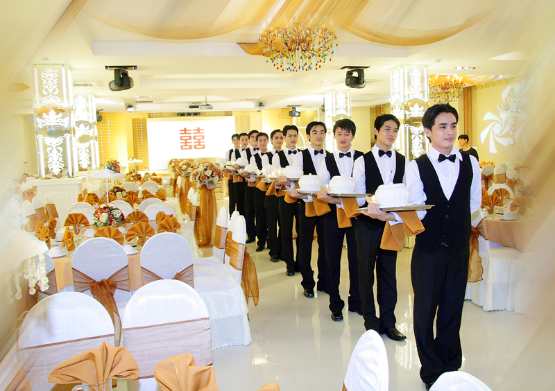 Có nên tổ chức tiệc cưới tại khách sạn Hạ Long hay không?9
