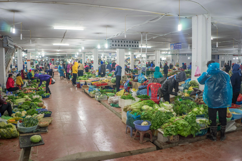 chợ hải sản tại Hạ Long