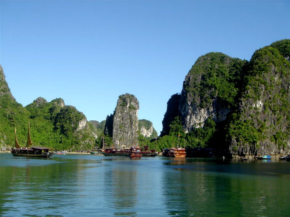 10 Địa điểm du lịch hấp dẫn nhất Việt Nam | Wyndham Legend Halong