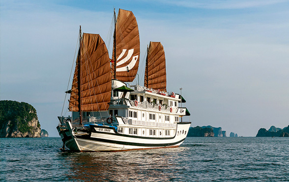 “TOP” 8 du thuyền Hạ Long được khách nước ngoài yêu thích nhất8