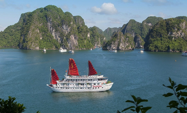 “TOP” 8 du thuyền Hạ Long được khách nước ngoài yêu thích nhất6