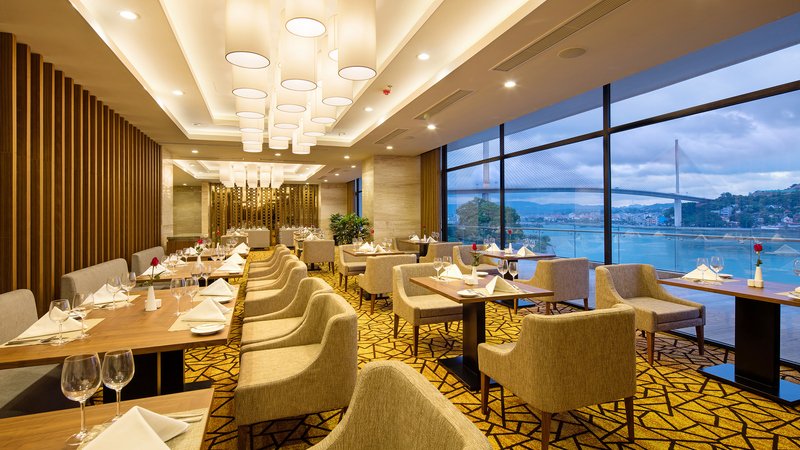 Wyndham Legend Halong – Khách sạn đáng tiền nhất ở Hạ Long