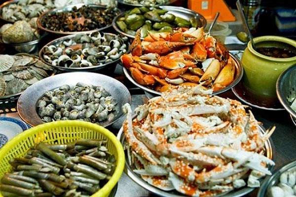 Gợi ý những địa điểm thưởng thức hải sản ở vịnh Hạ Long 2